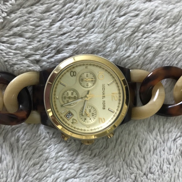 Michaels kors tortoise watch - Picture 2 of 2